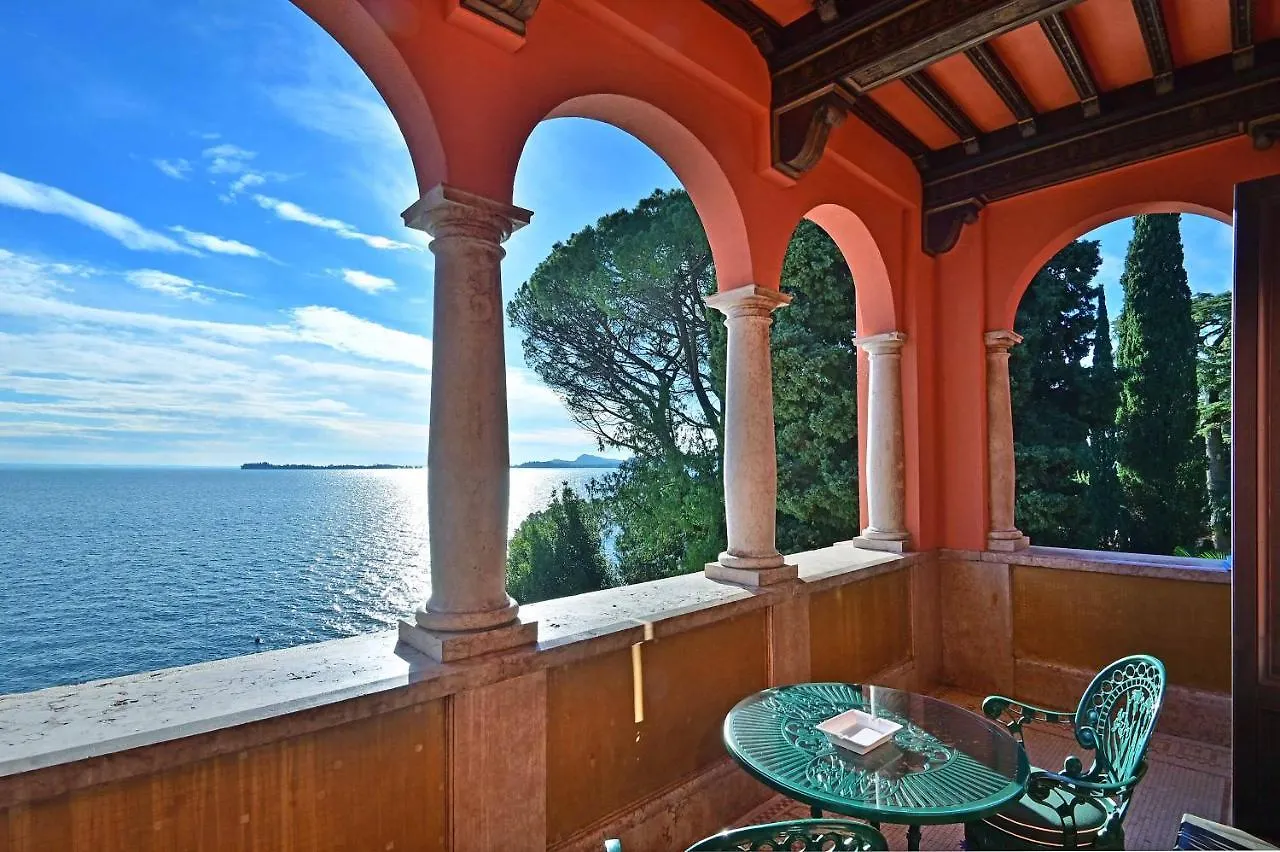 Hotel Villa Fiordaliso Gardone Riviera 4*,