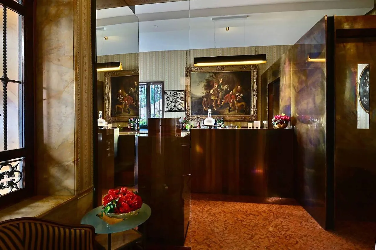Hotel Villa Fiordaliso Gardone Riviera 4*,  Italy